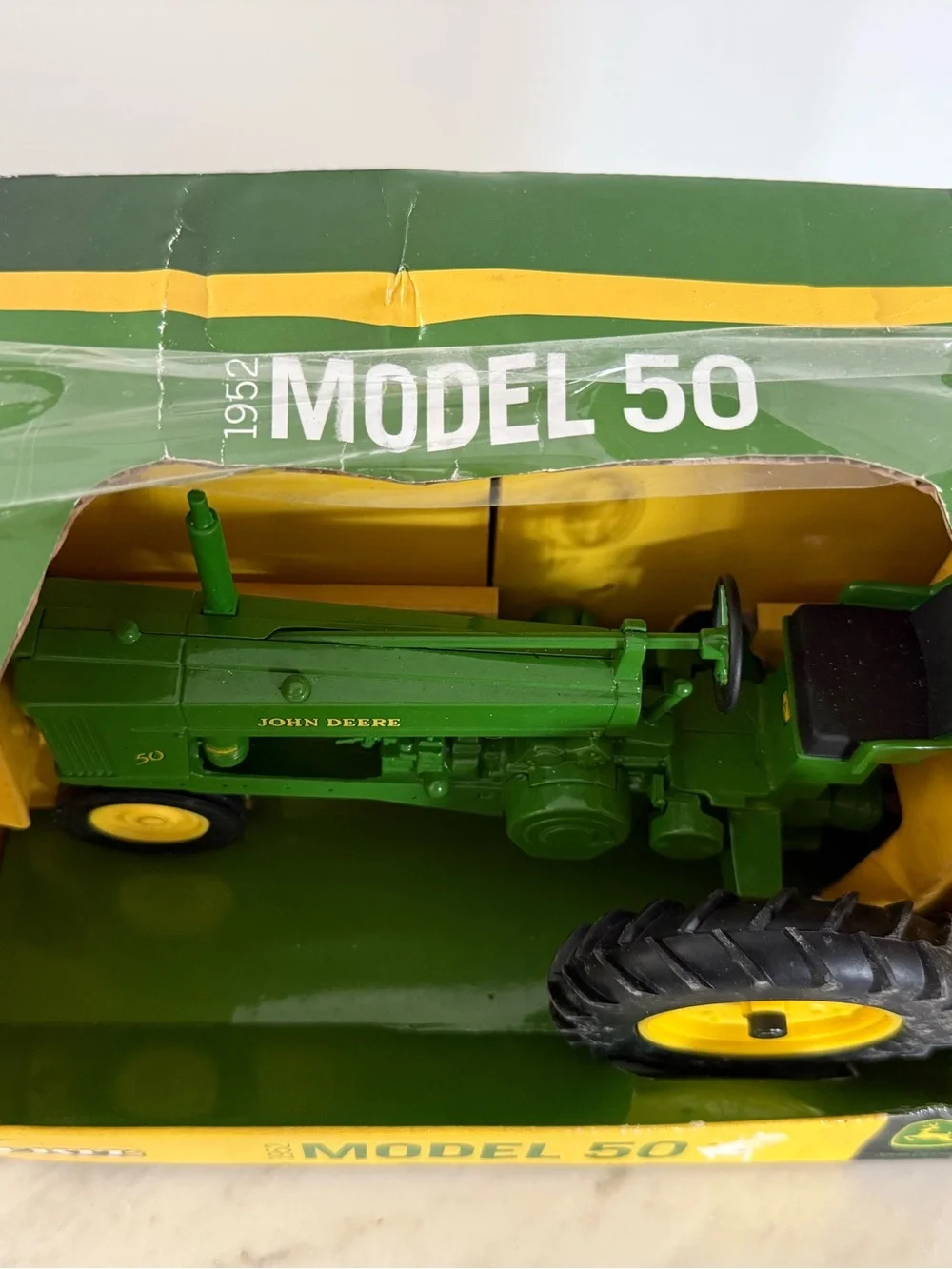 ERTL 1/16 John Deere Model 50 Tractor With Narrow Front 1952 NIB 2009